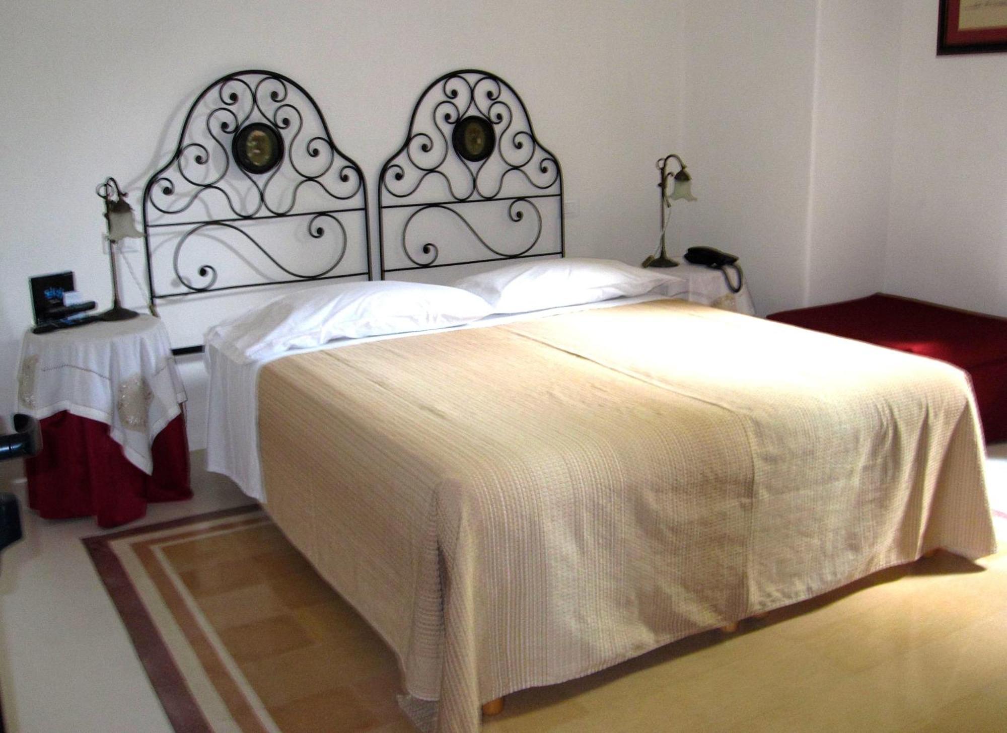 Hotel Santa Marina Antica Foresteria Santa Marina Salina Exteriör bild