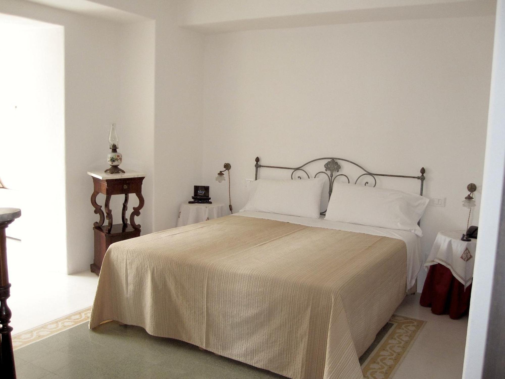 Hotel Santa Marina Antica Foresteria Santa Marina Salina Exteriör bild